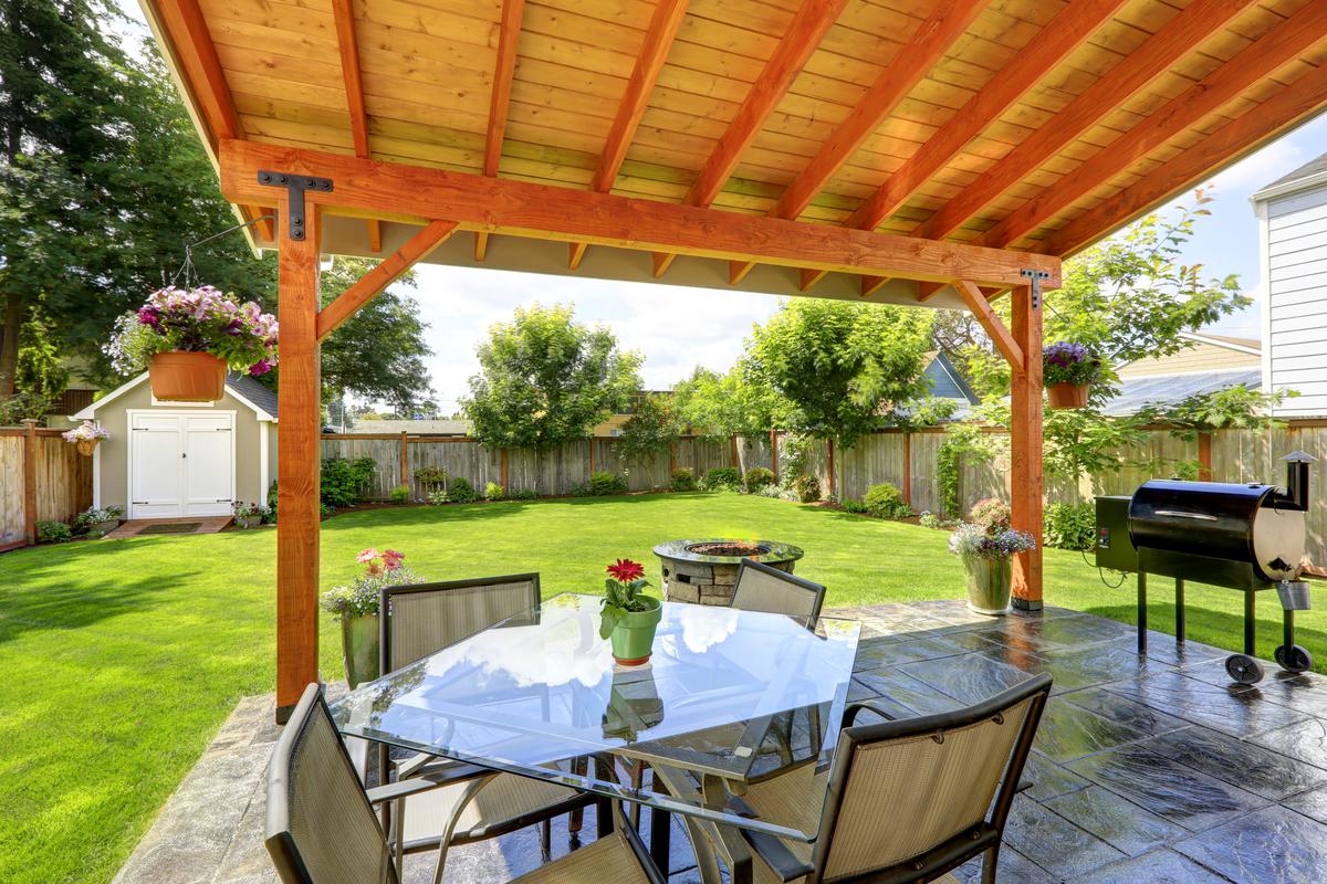 Pergola Shade Ideas For The Perfect Outdoor Seating Area