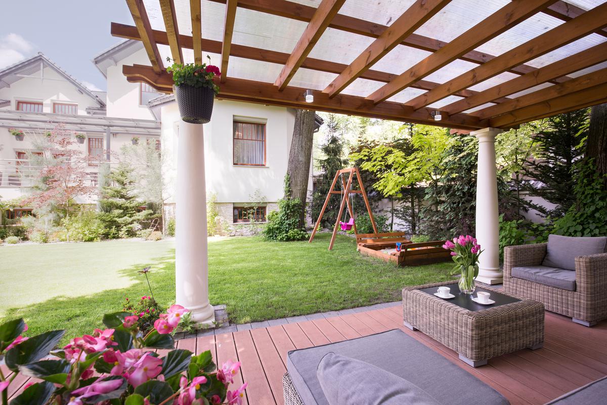 Pergola Shade Ideas For The Perfect Outdoor Seating Area