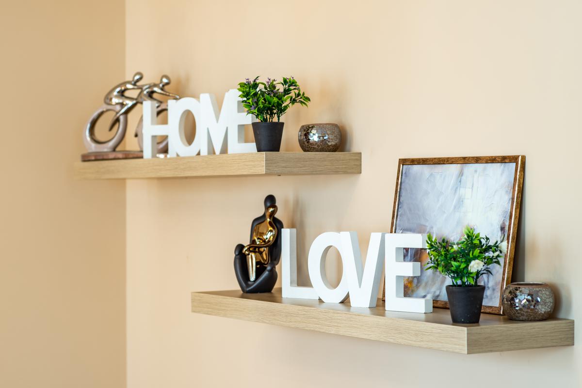 Any Art Whether Modern or Classic Can Fit Well in an Art Corner