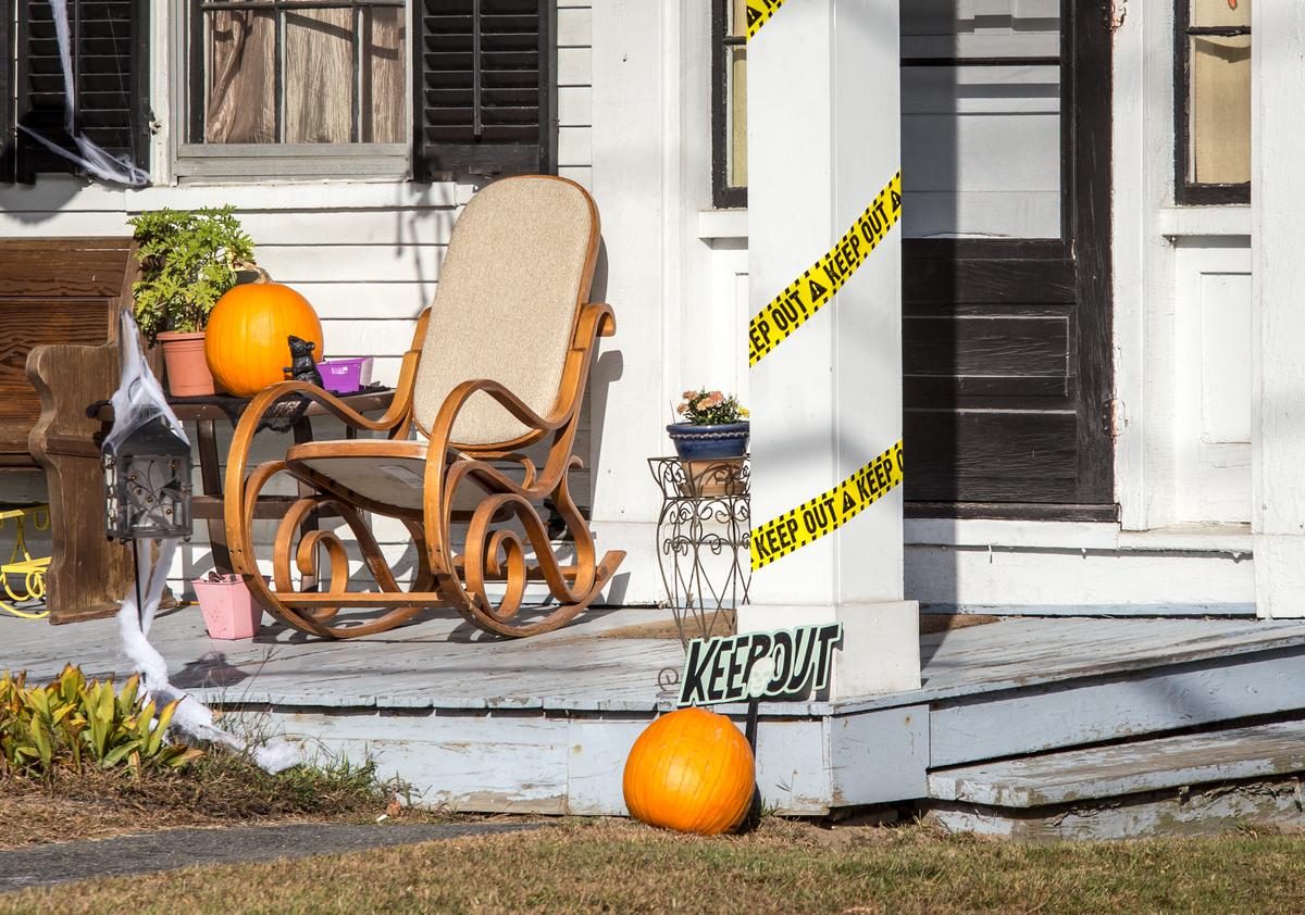 Arouse Suspicion With a Crime Scene Design on Your Front Yard this Halloween