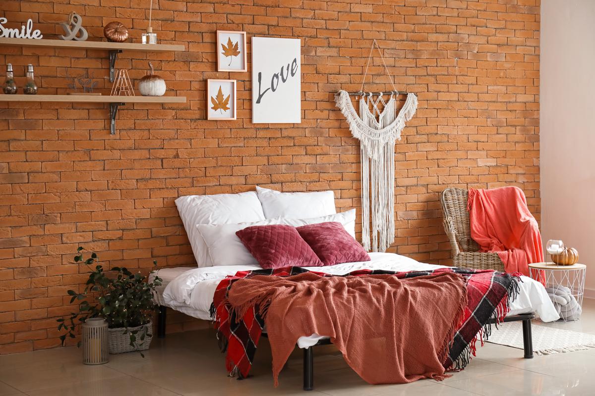 Autumn Colors to Warm Up Your Home Design