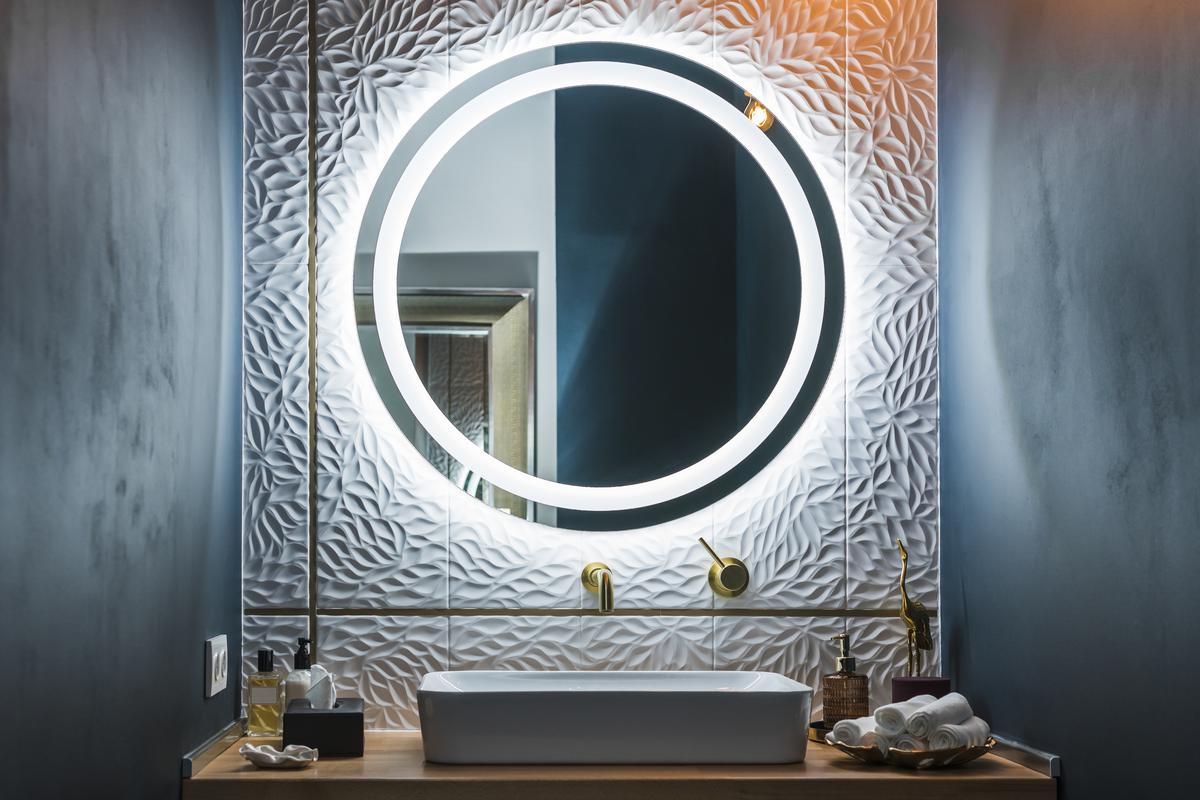 Backlit and Luxurious, Modern Mirrors Are Trendier Than Ever