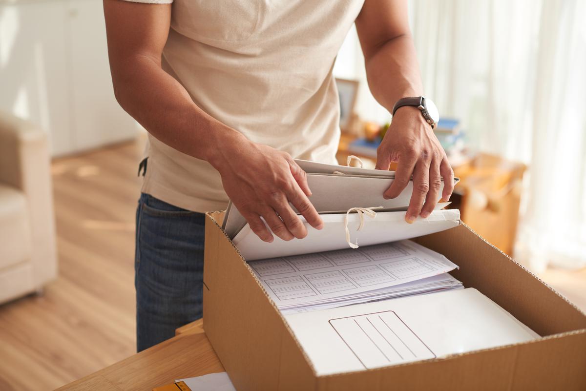 Benefits of Keeping Track of Documents During Moving