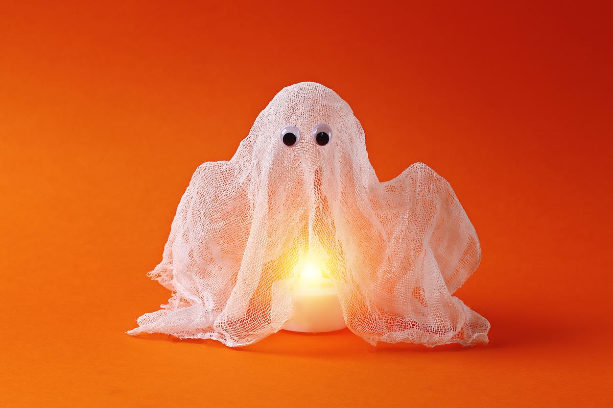 Bring Out the Classic Halloween Visuals With Gothic Candles