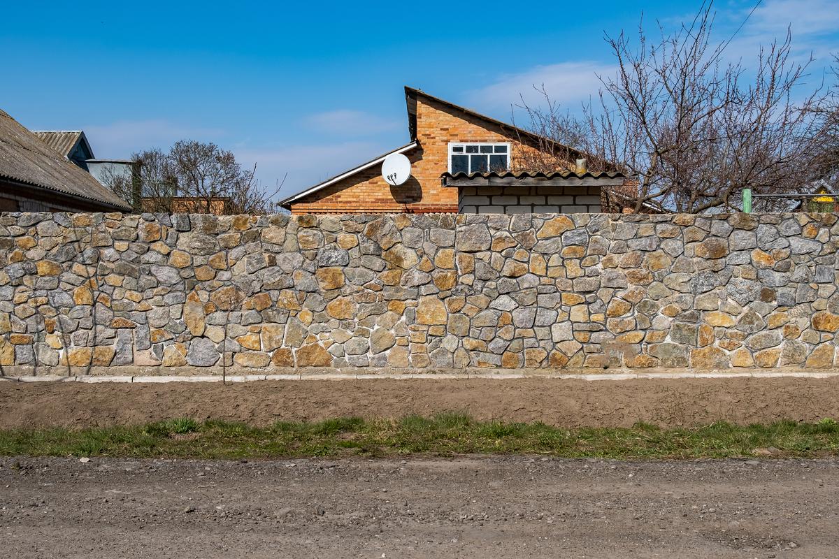 Stone Walls Are Perfect For Serenity and Security