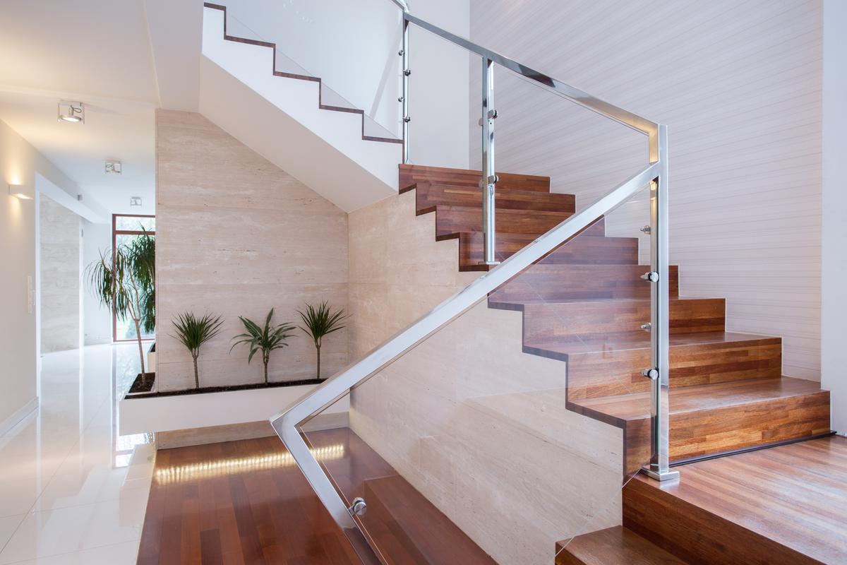 Chrome Railings That Go Well In Any Contemporary Interior