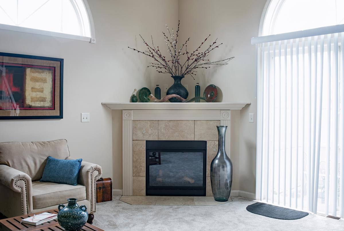 Clearing the Mind and Visual Senses with White