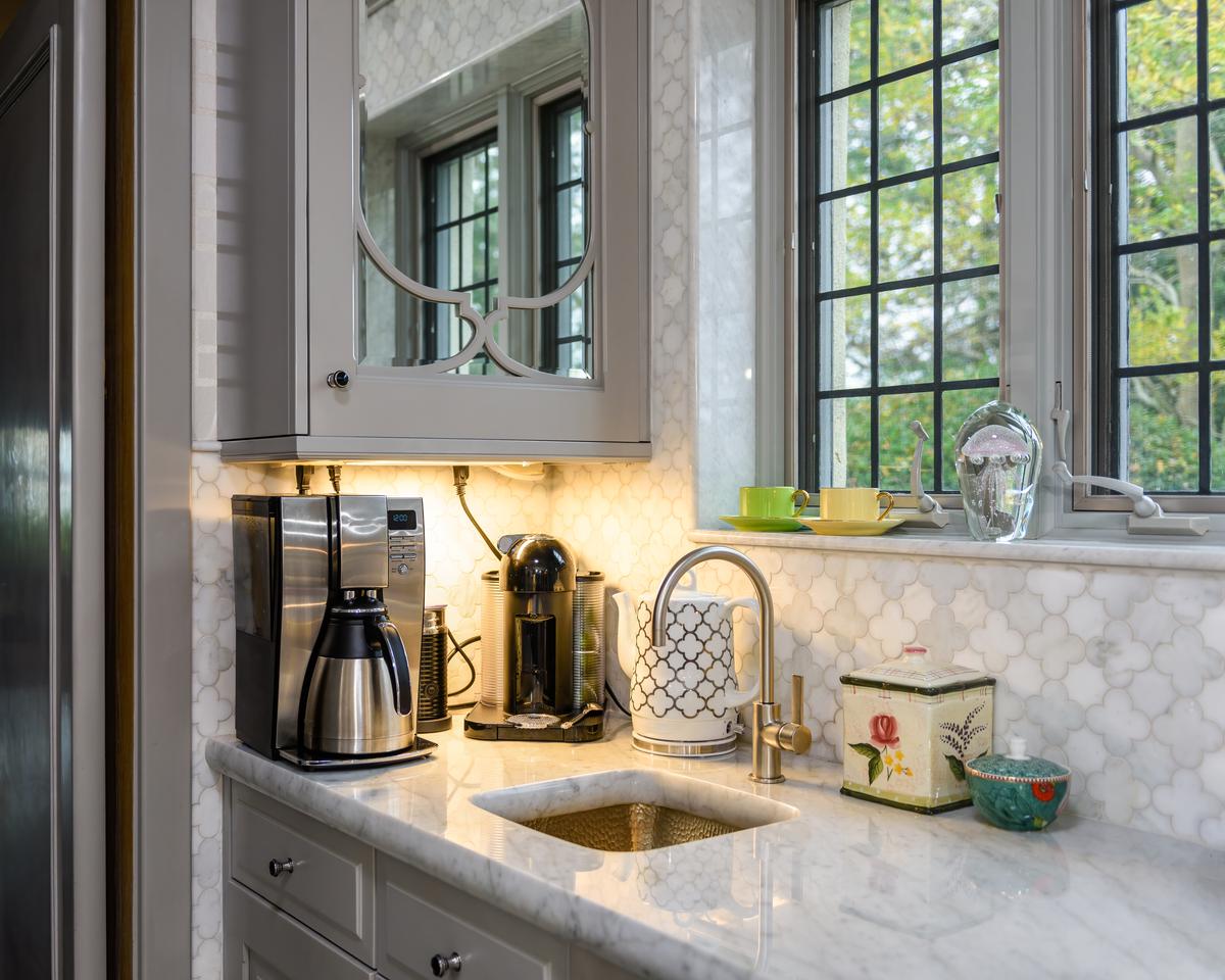 Contemporary_Design_Mixed_with_Classic_Tudor_Elements_ijTL__v1200x1200__.jpg