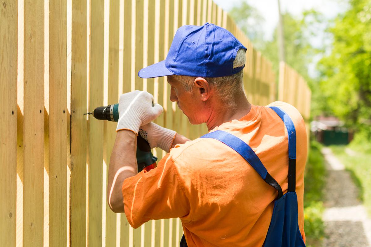 DIY Wooden Fence Can Be Built in No Time at All
