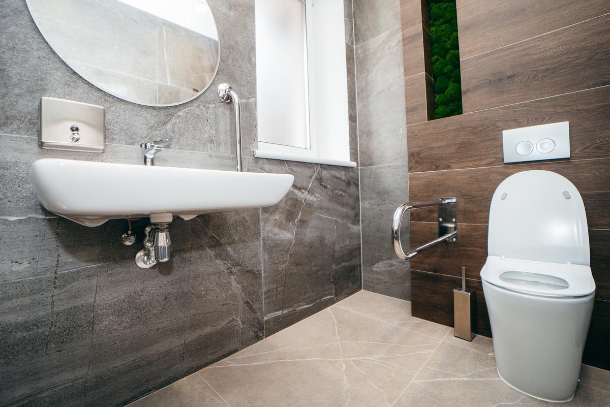 Stylish and ADA-compliant: Merging accessibility with elegance in bathroom design.
