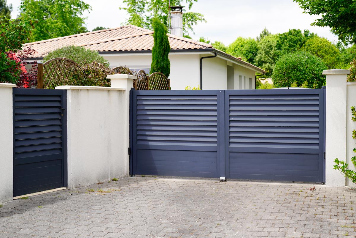 Driveway Gate Designs That Maximize Privacy and Security