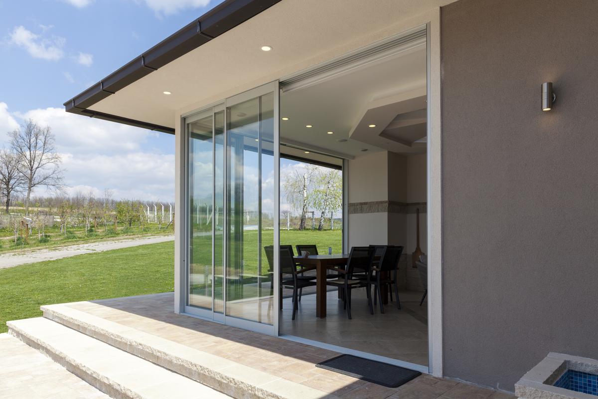 Easy Access to Your Backyard Is Guaranteed With Sliding Windows