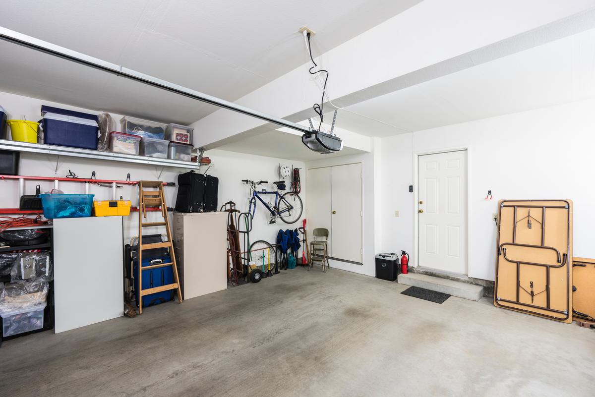 Assessing your need for a garage addition: find the perfect balance between functionality and budget.