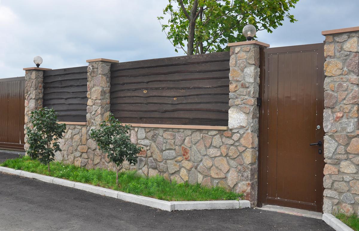 Fence Options for Your Home's Exterior