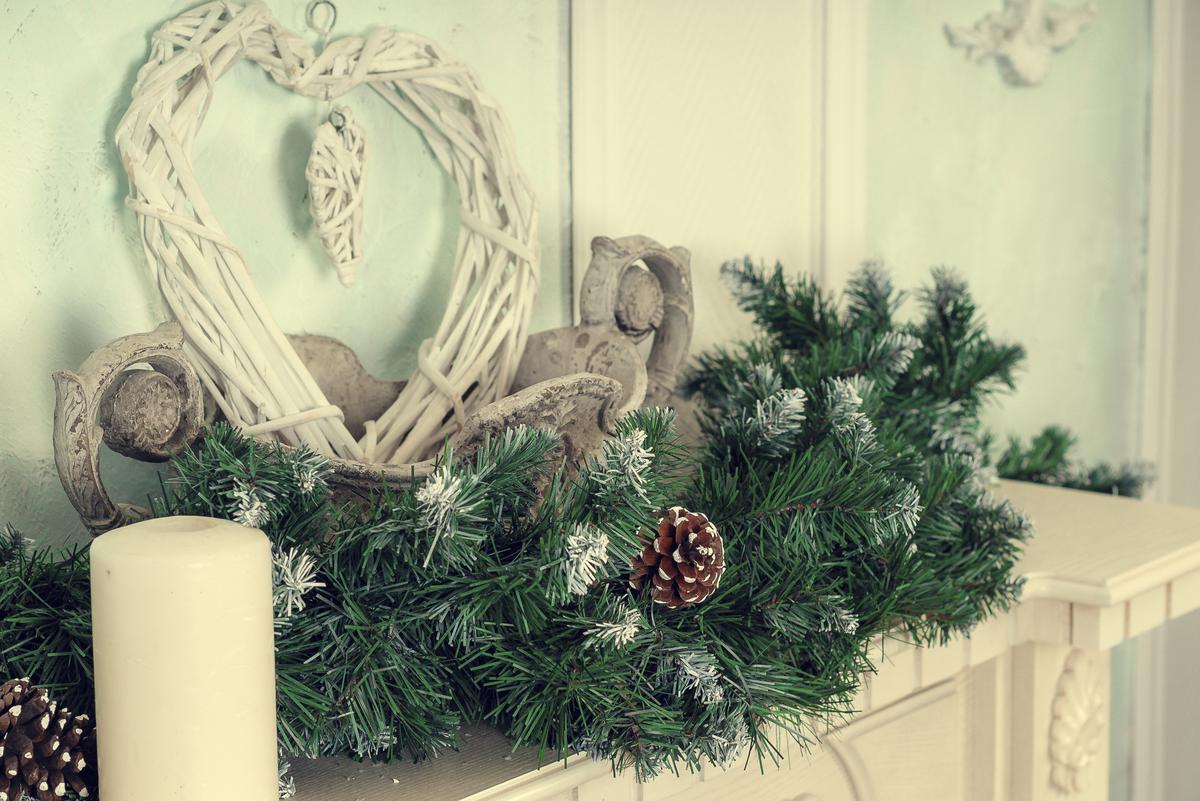 Festive Mantel Decor That Applies All Season
