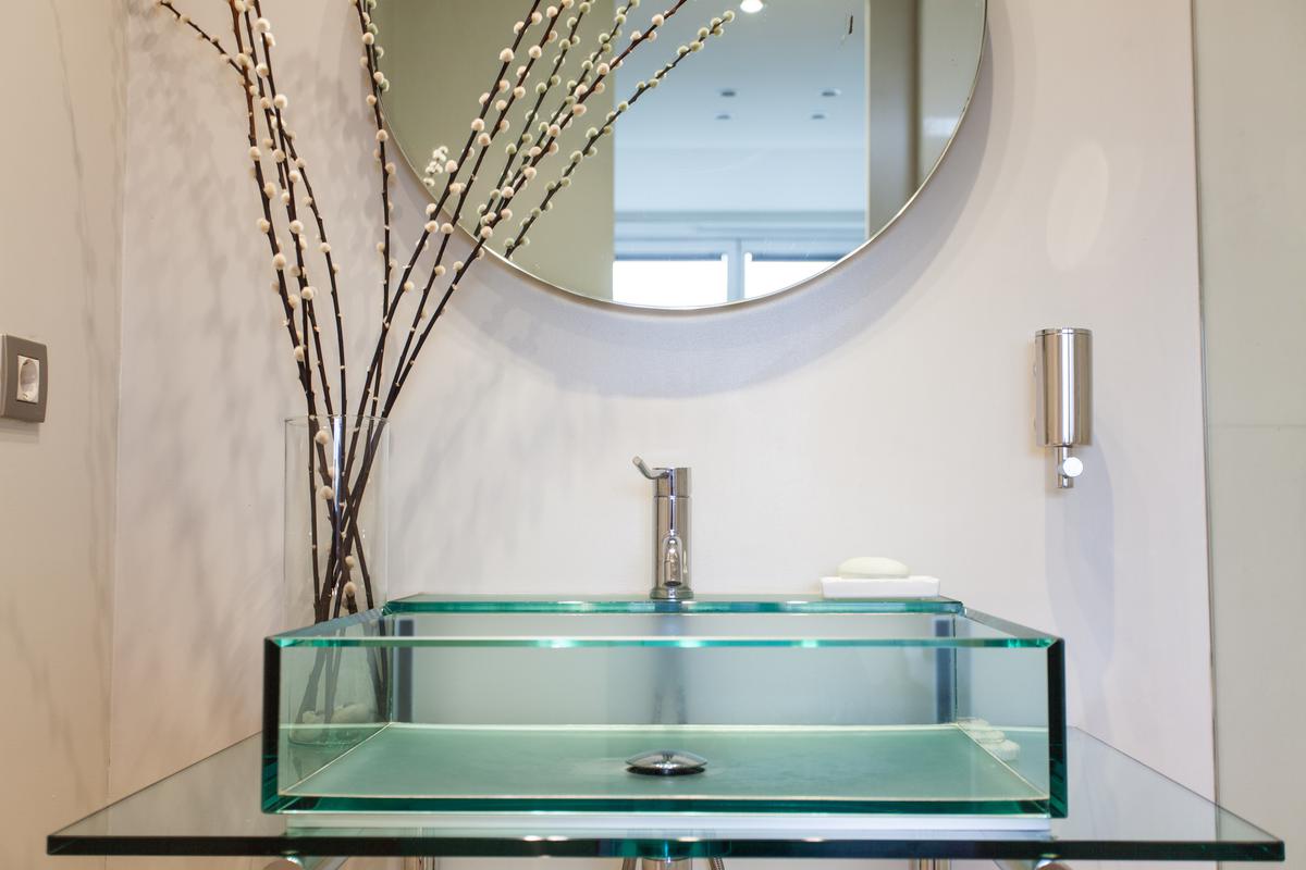 Besides their aesthetic appeal, glass sinks are proven to be resistant to stains and heat.