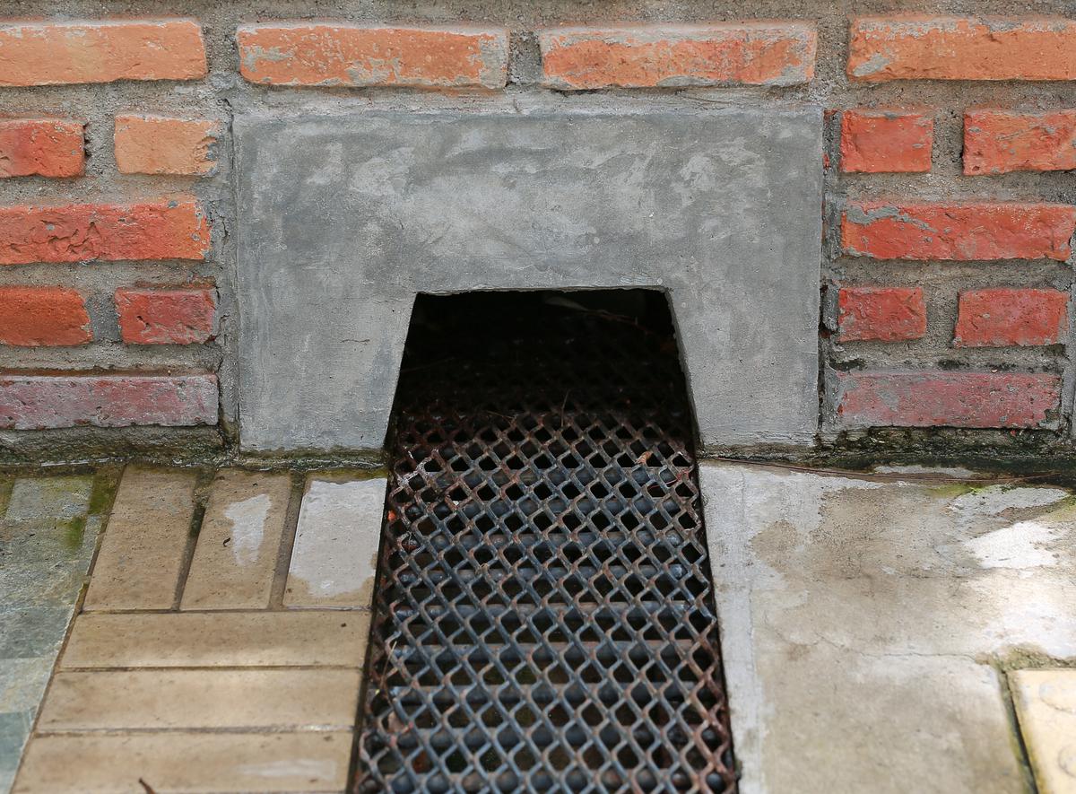 How Basement Waterproofing Can Get Rid of Moldy Smell