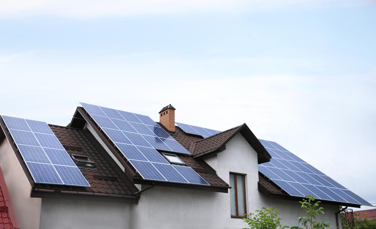 Understanding Solar Panels: Capturing Sunlight and Converting it into Home Electricity.