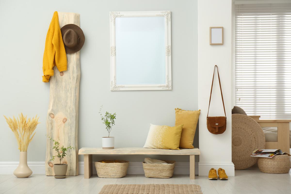 How To Create An Elegant Entryway With Neutral Shades