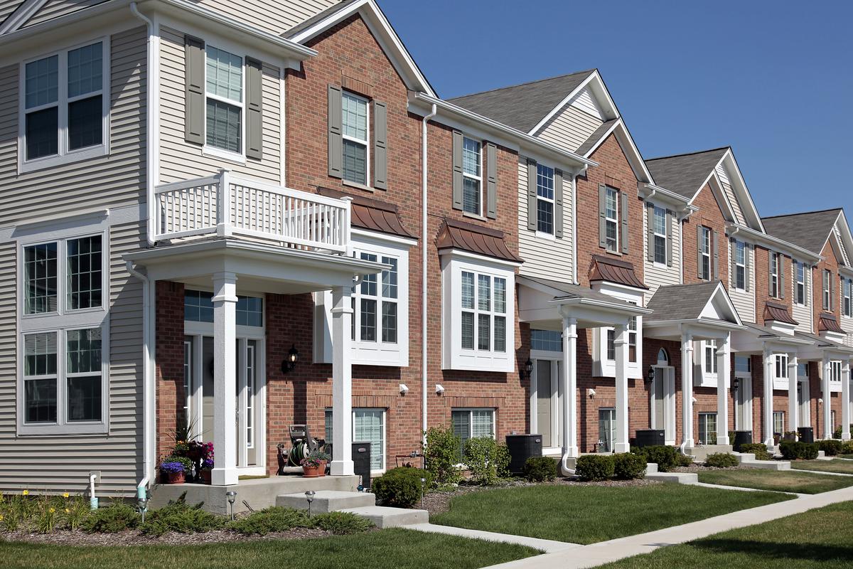 How Townhouses and Duplexes Are Different