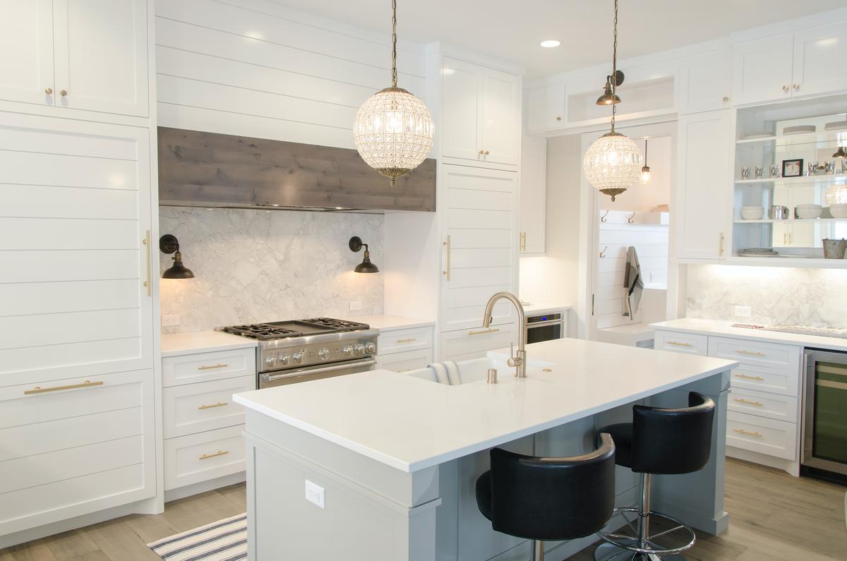 How to Get a Modern Chic Kitchen with Victorian Touches