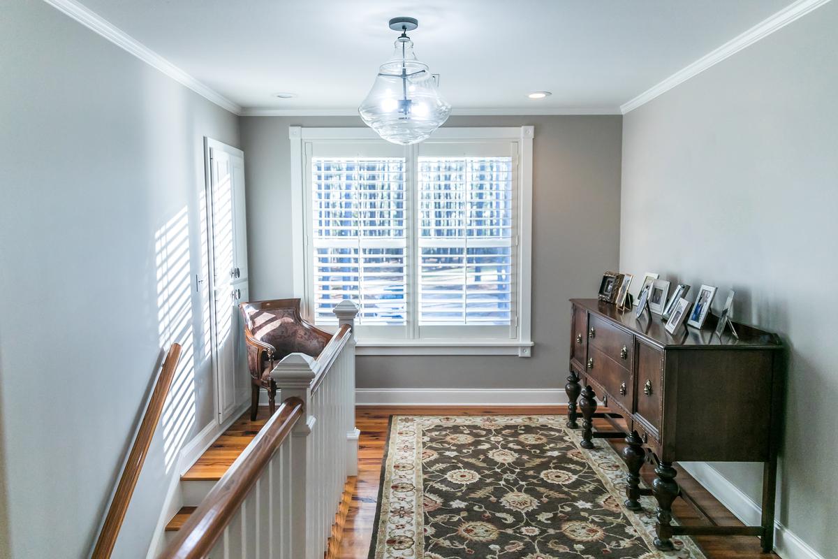 How to Place a Runner Rug in Your Hallway