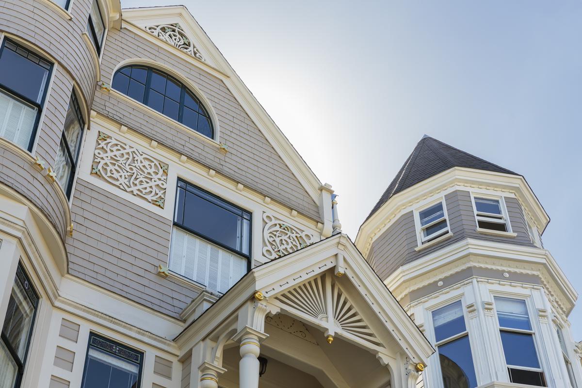 Influences that Have Made their Way Into Victorian Roof Design