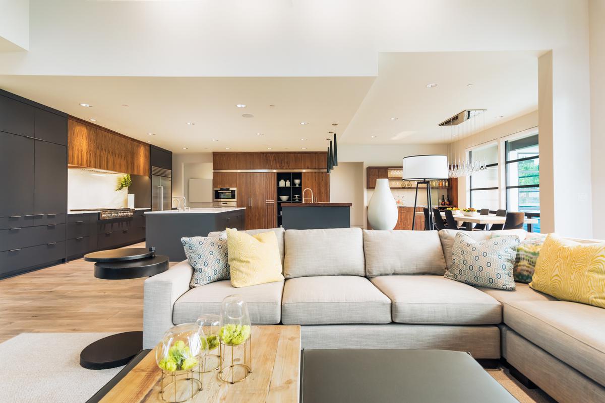 Keeping High Ceiling Rooms Clean Is Not The Easiest