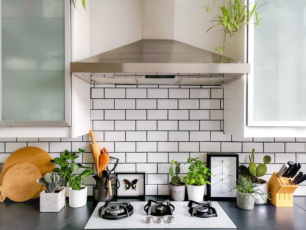 Kitchen Backsplash Ideas That Are a Bank for Your Buck