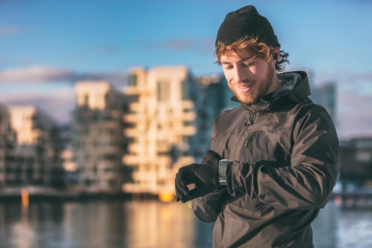 Make Use of New Wearable Technologies to Keep Track of Your Smart Exercise Machines