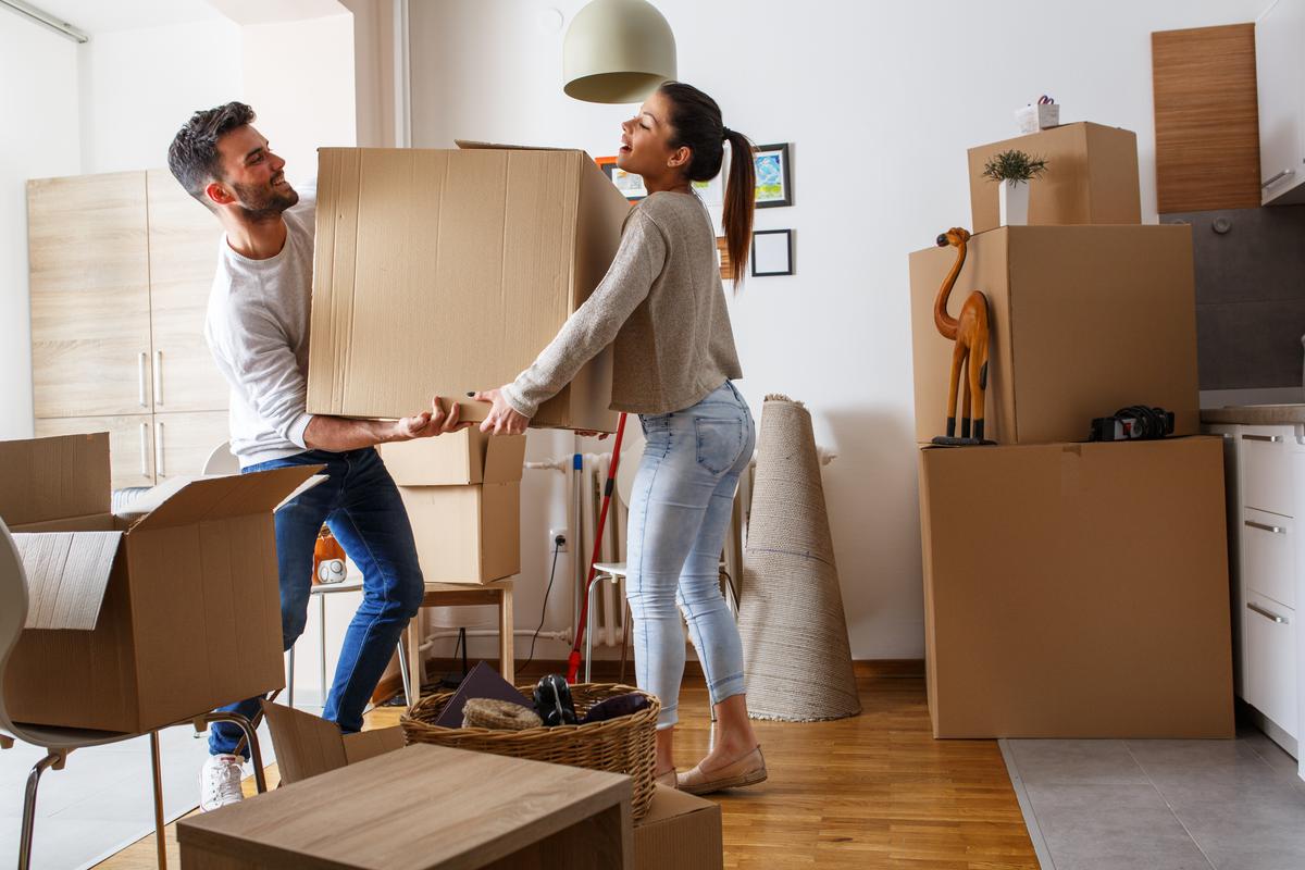 Remember all moving expenses: from truck rentals and mover fees to packing materials and tips. A comprehensive budget saves you from unexpected costs.