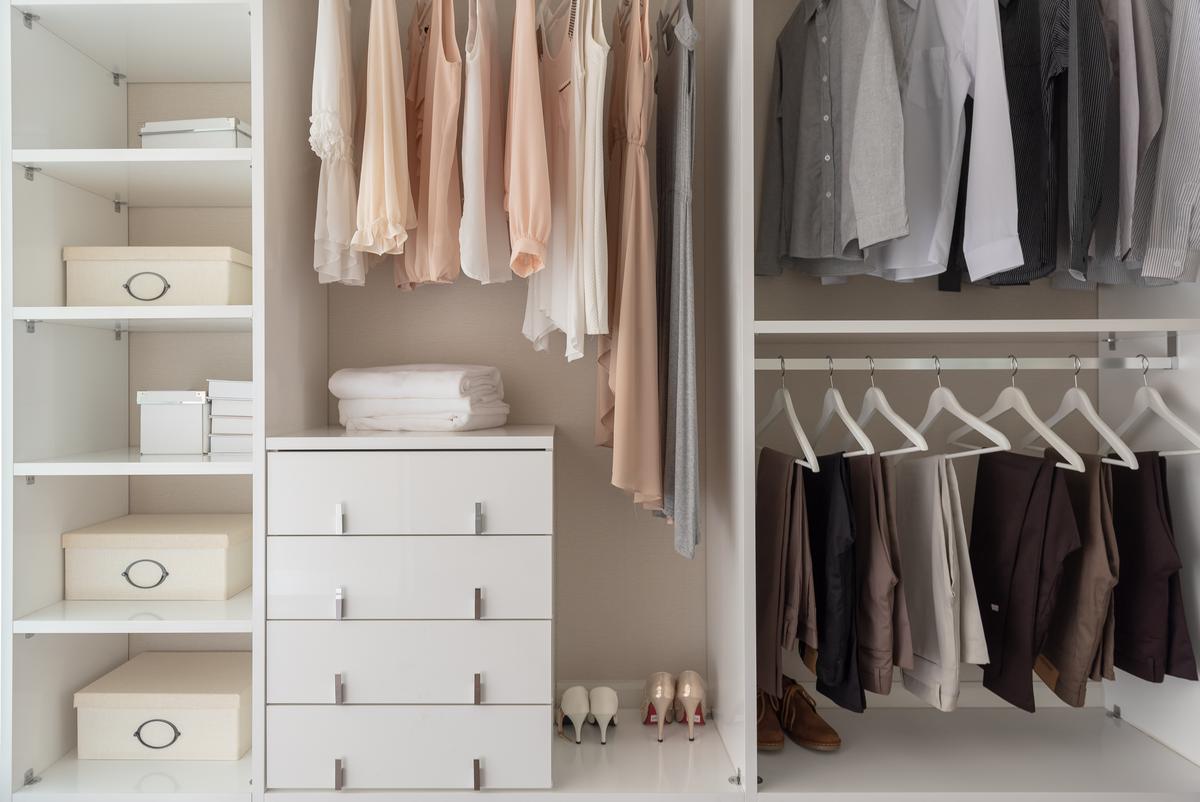 Organize Your Clothes By Categories And Seasons