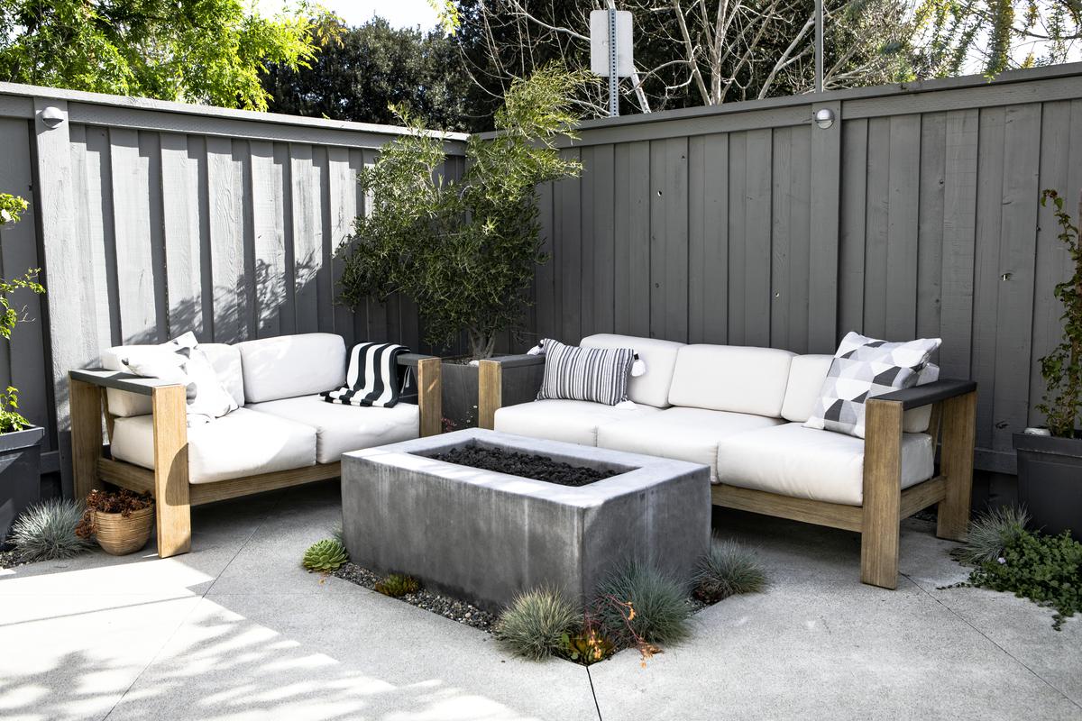 Outdoor Furniture Would Survive the Coldest and Wettest Weathers