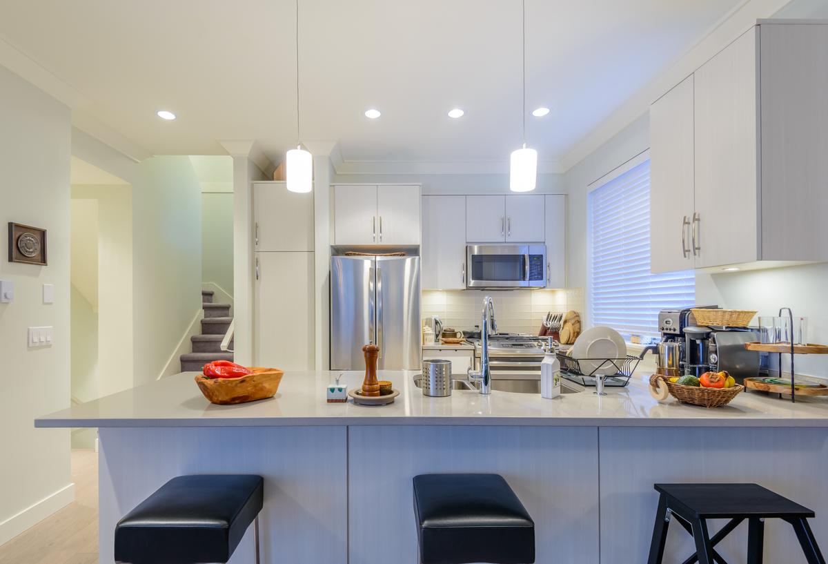 Overhead Lighting Ensures Easy Cooking and Baking