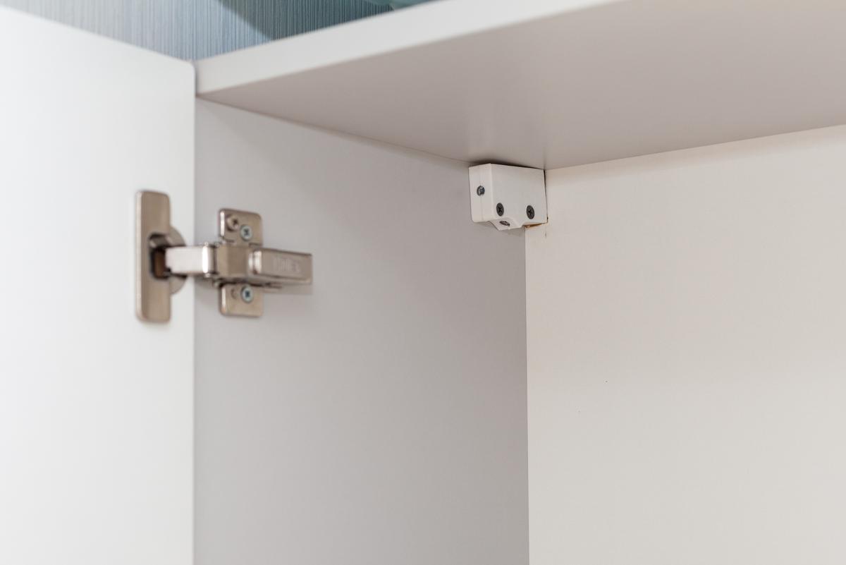 Overlay hinges come in two configurations.