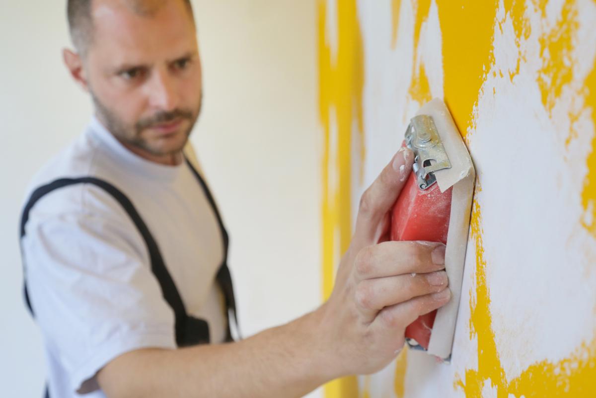 Prepping Your Walls to Apply Wallpaper Yourself