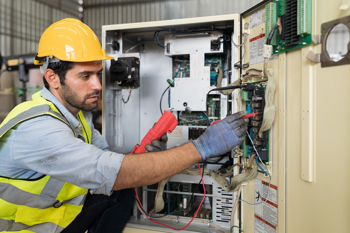 The Benefits Of Hiring An Electrical Contractor the-benefits-of-hiring-an-electrical-contractor