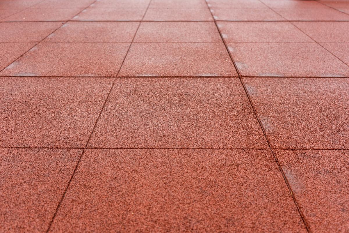 Rubber Tiles Can Help Those Who Spend A Lot Of Time in The Garage