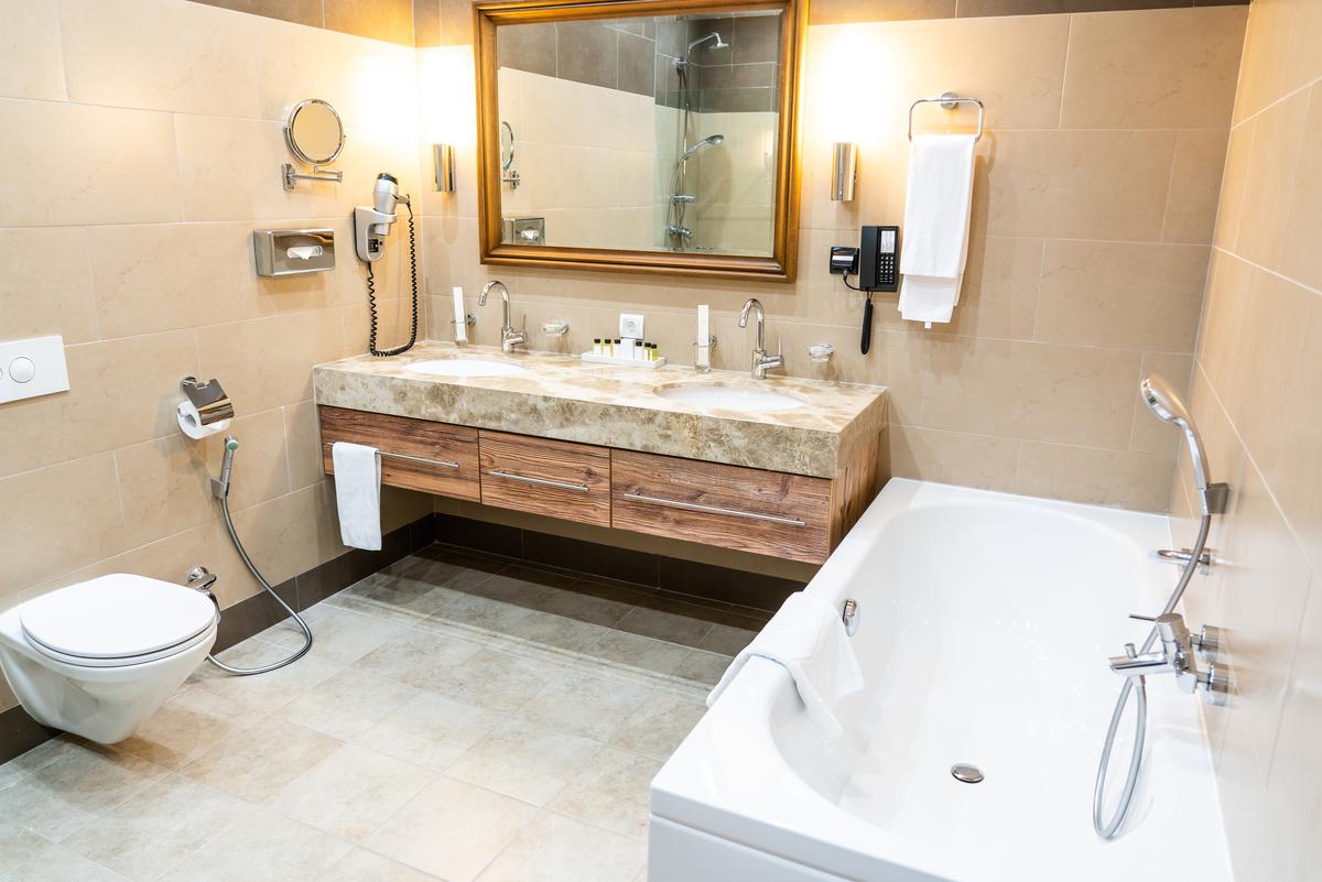 Sharing an En-Suite Bathroom May Open Extra Space in Your Bedroom