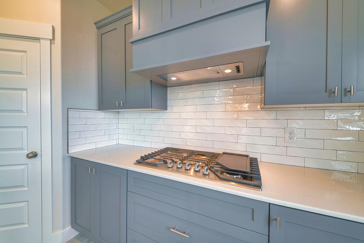 Simple and Bright Ceramic Backsplash for Modern Interiors