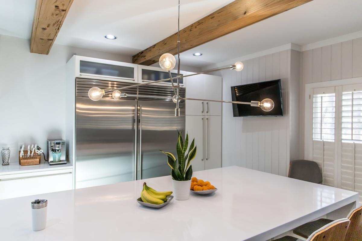 Sleek and Modern Freeform Light Fixtures