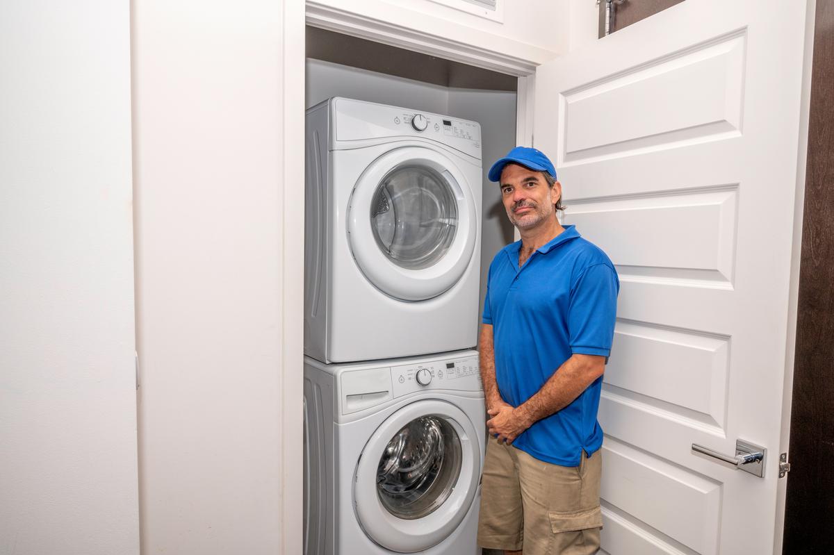 The Pros And Cons Of A Stackable Washer And Dryer