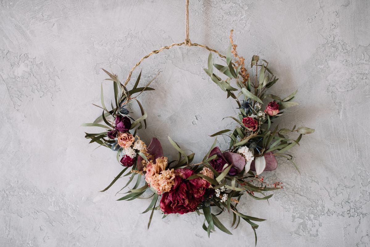 Styling Your Wreath According to the Seasons