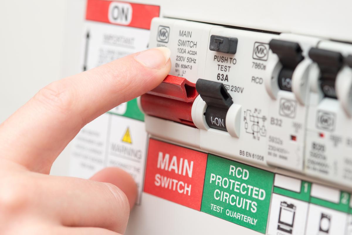 Always switch off the power before beginning work to reduce the risk of electric shock.