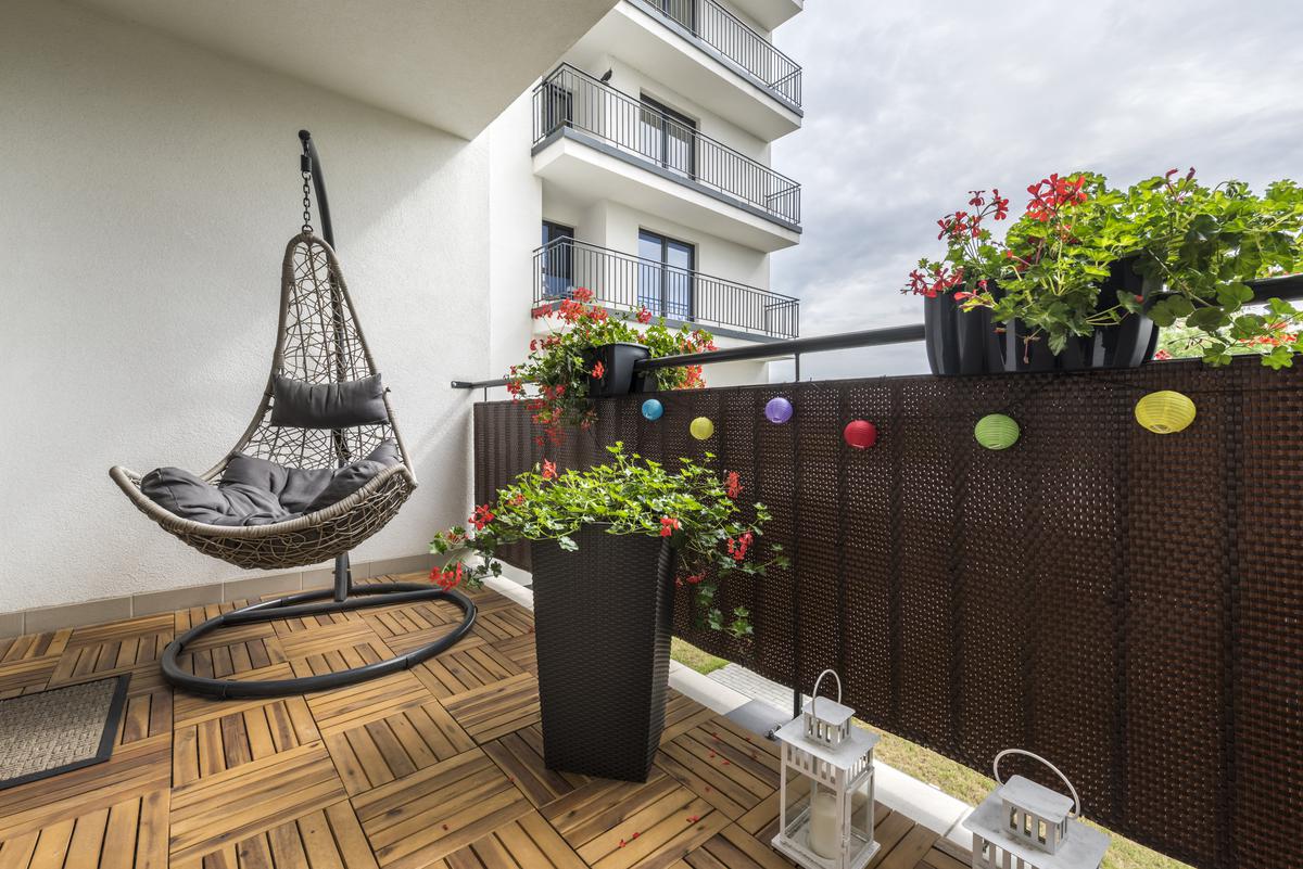 The Perfect Railing for A Little Privacy On Your Balcony Terrace