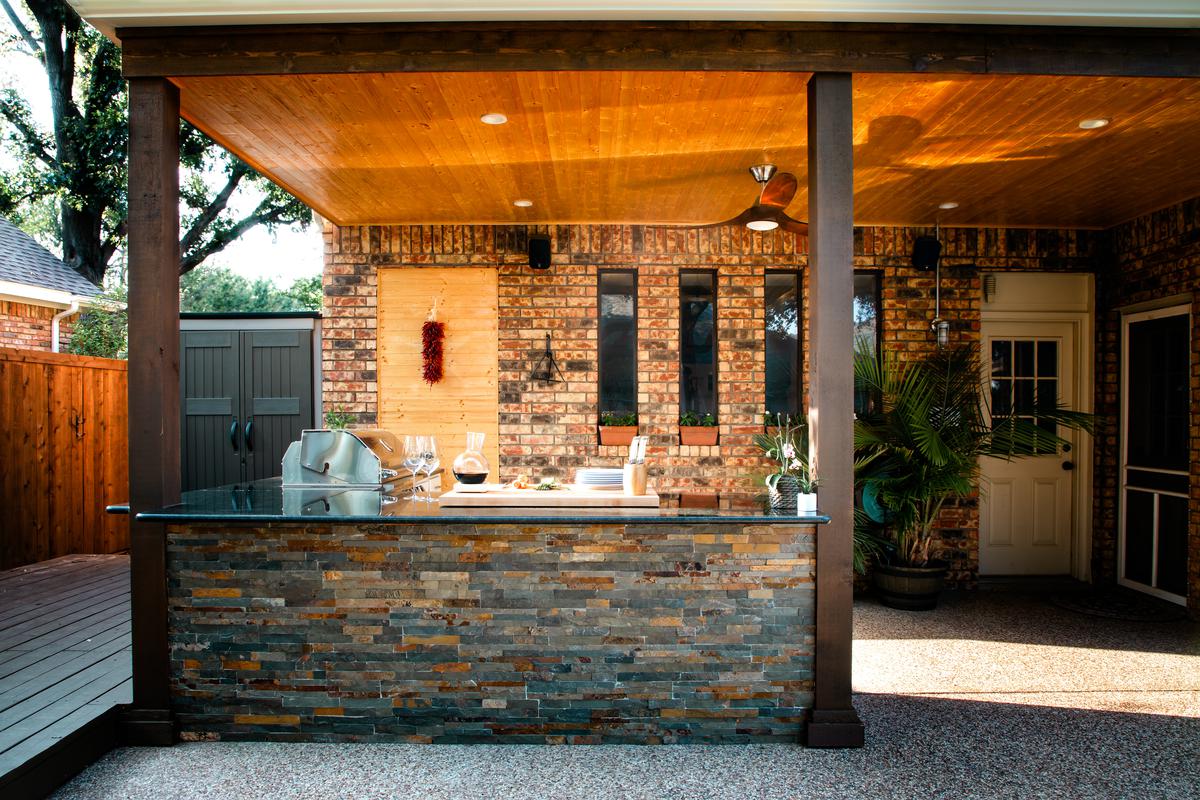 There Are Many Reasons Why You Should Have an Outdoor Kitchen