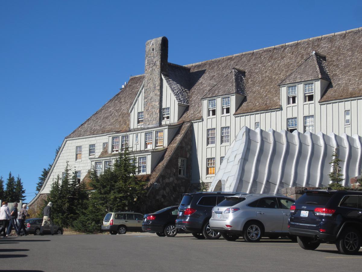 Exterior shots of the Timberline Lodge in Oregon depict the fictional Overlook Hotel in The Shining (Another Believer/Wikimedia Commons).