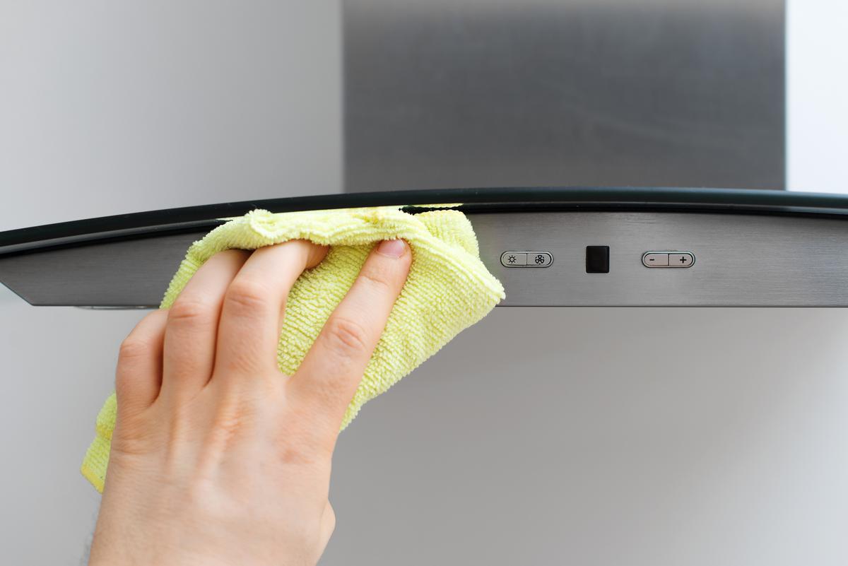 Tips on Maintaining Your Stove Hood Interior