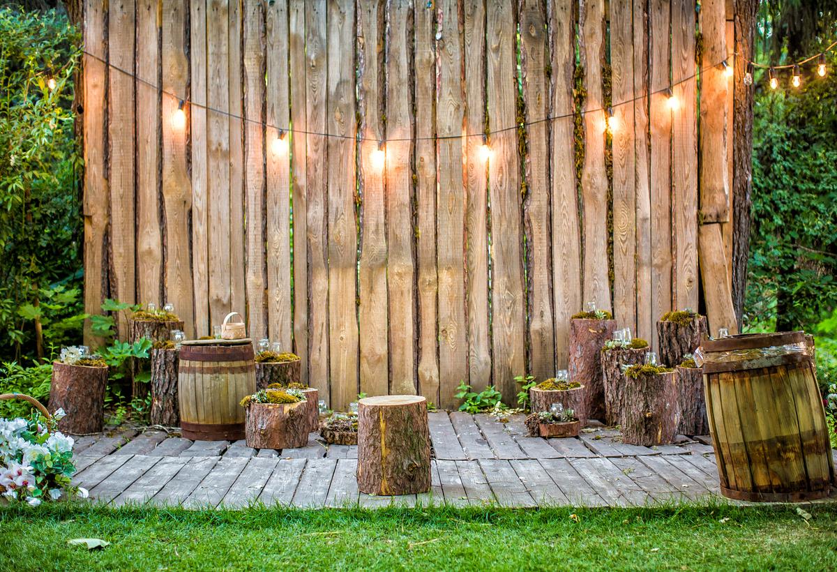 To Have or Not to Have a Backyard Stage