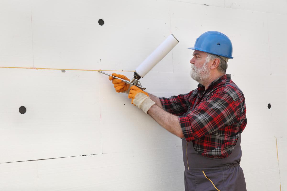 Getting Familiar With The Different Types Of Caulk